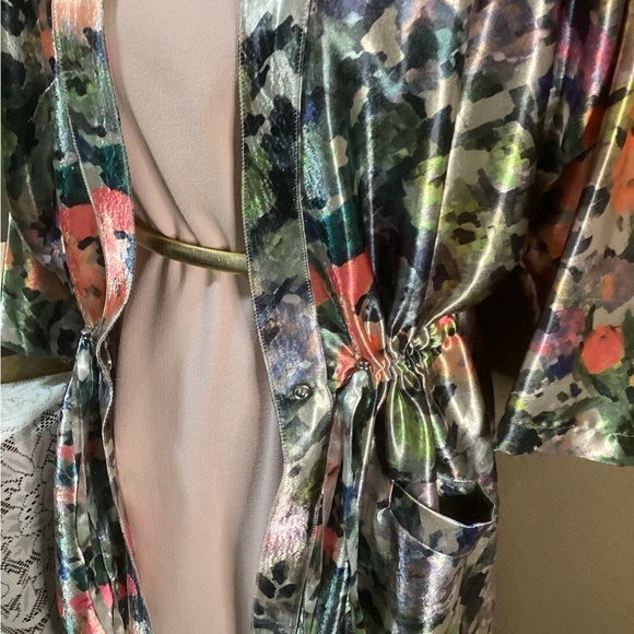 NEW YORK & Co. Colorful Abstract Print Skirt KIMONO - Picture 6 of 16